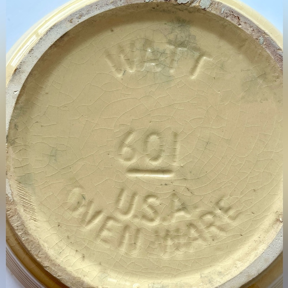 Watts Pottery Covered Casserole Dish- #601 Apple Three Leaf - Picture 8 of 11